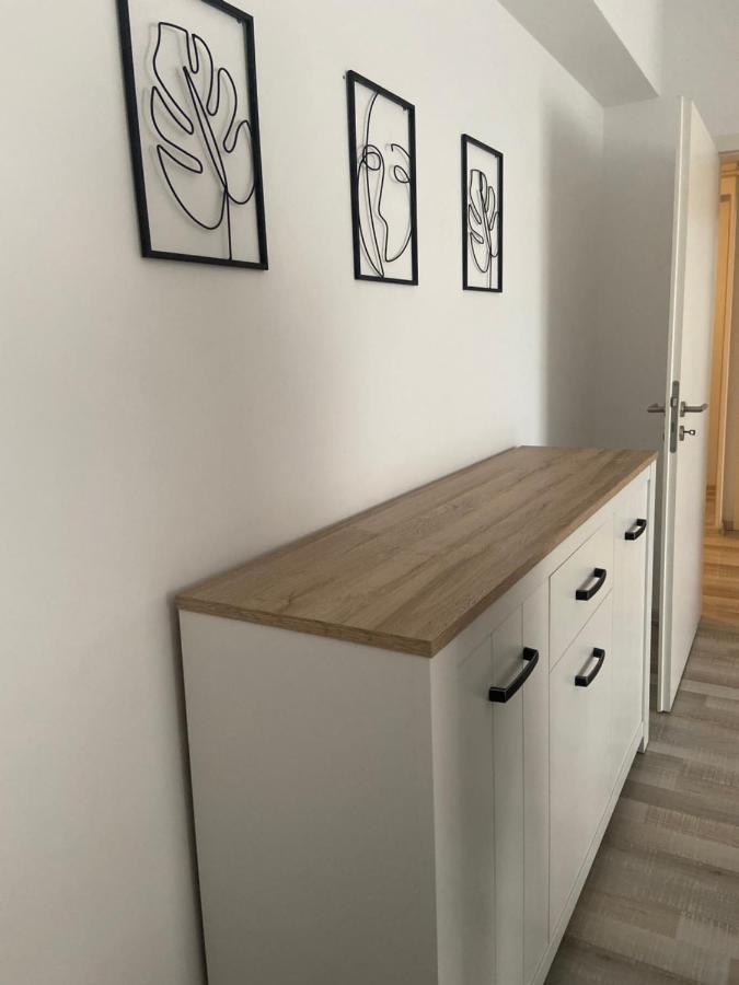 Divany Apartaments - Coresi Mall Braşov Esterno foto